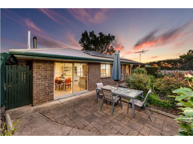 2 McLaren Flat Rd (cnr Glory Rd), Kangarilla SA 5157