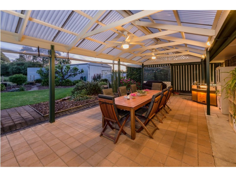 2 McLaren Flat Rd (cnr Glory Rd), Kangarilla SA 5157