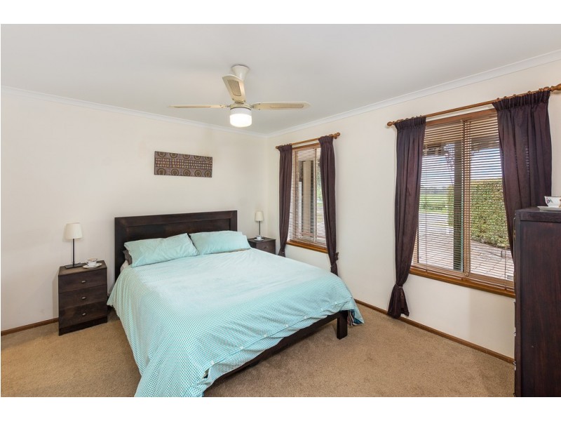 2 McLaren Flat Rd (cnr Glory Rd), Kangarilla SA 5157