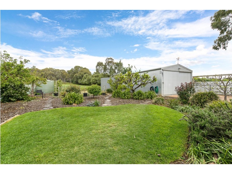 2 McLaren Flat Rd (cnr Glory Rd), Kangarilla SA 5157