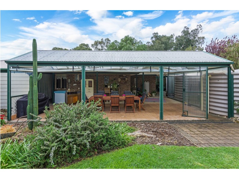 2 McLaren Flat Rd (cnr Glory Rd), Kangarilla SA 5157