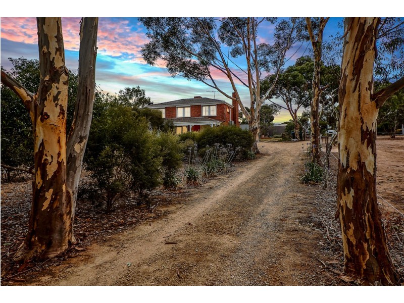 18 Meyers Road, Strathalbyn SA 5255