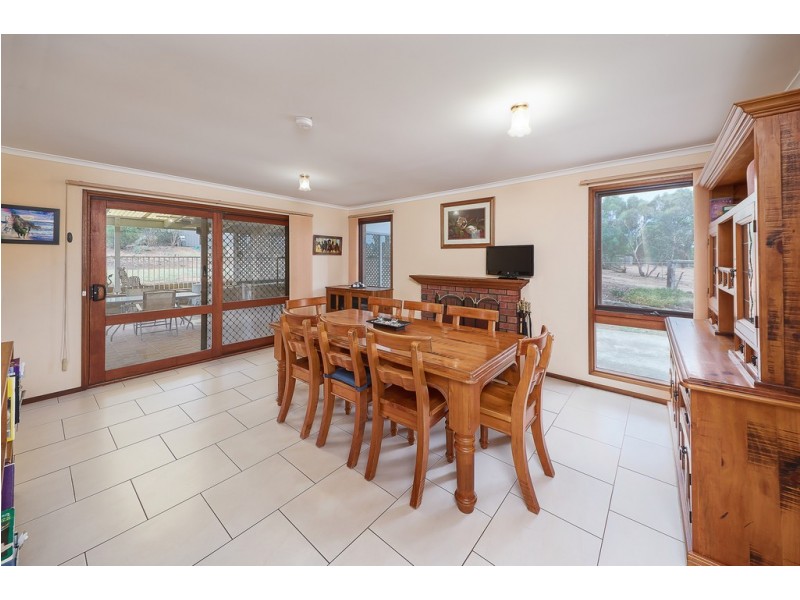 18 Meyers Road, Strathalbyn SA 5255