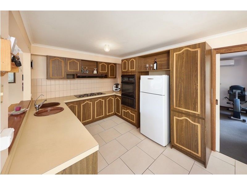 18 Meyers Road, Strathalbyn SA 5255