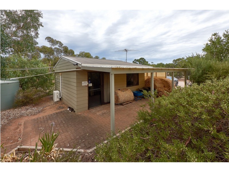 18 Meyers Road, Strathalbyn SA 5255