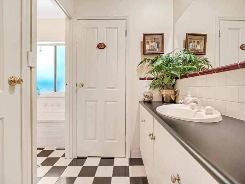 4 Burnbank Way, Mount Barker SA 5251