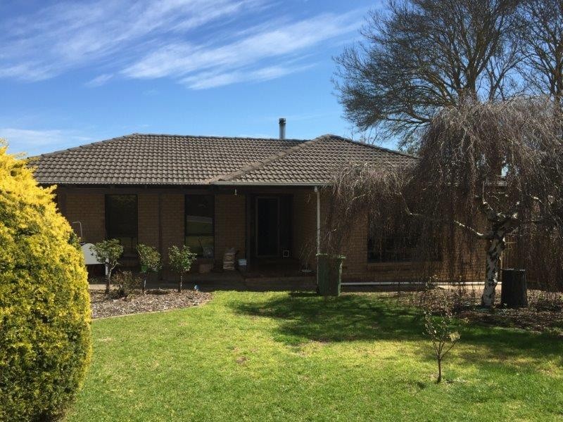 12 Victoria Road, Mount Barker SA 5251