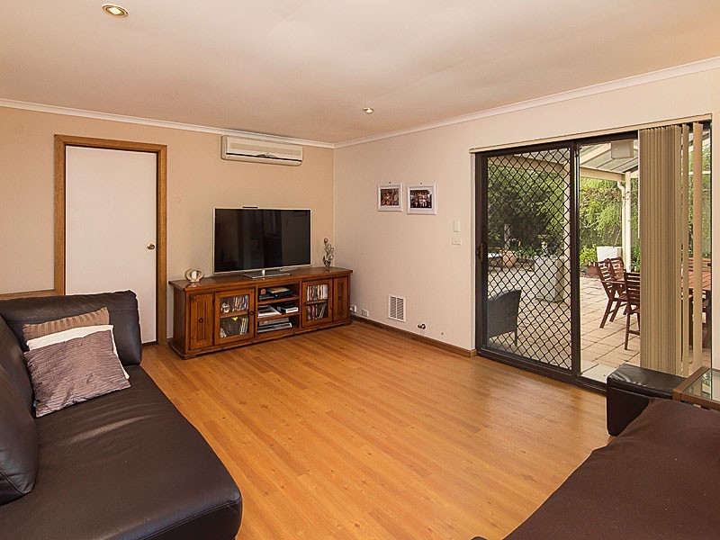 20 Victoria Road, Mount Barker SA 5251