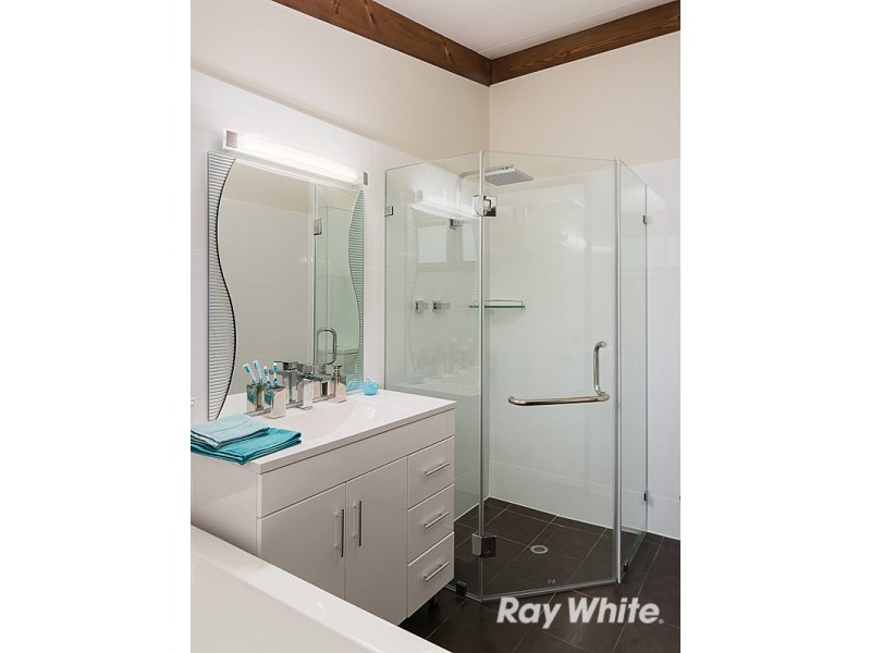 10 Elmstead Drive, Upper Sturt SA 5156