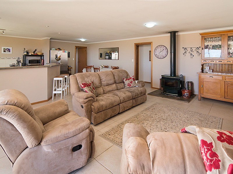 93 Phillips Hill Road, Paris Creek SA 5201