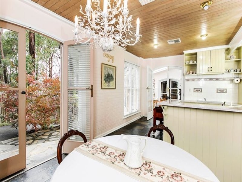 17 Bracken Road, Stirling SA 5152