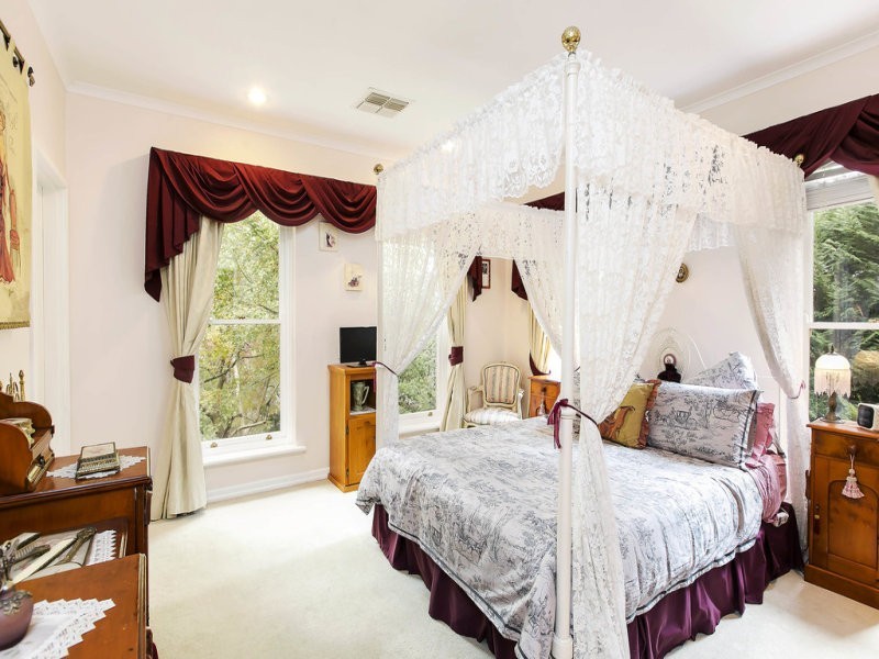 17 Bracken Road, Stirling SA 5152