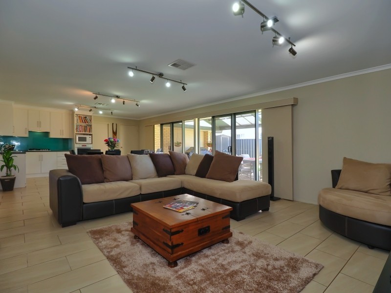 11 Pollard Street, Mount Barker SA 5251