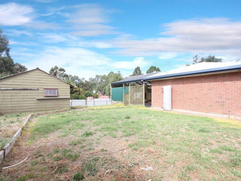 9 Carr Street, Mount Barker SA 5251
