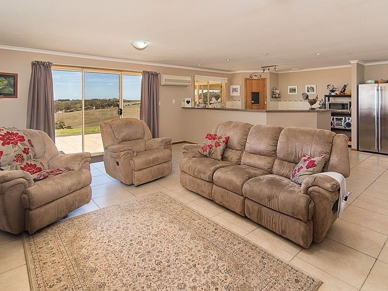 93 Phillips Hill Rd, Paris Creek SA 5201