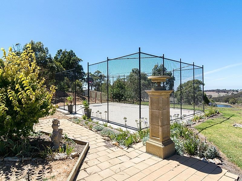 93 Phillips Hill Rd, Paris Creek SA 5201