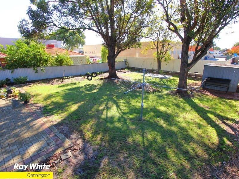 8 Tooting Street, Beckenham WA 6107