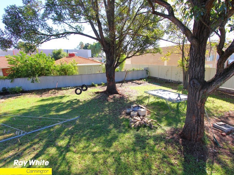 8 Tooting Street, Beckenham WA 6107