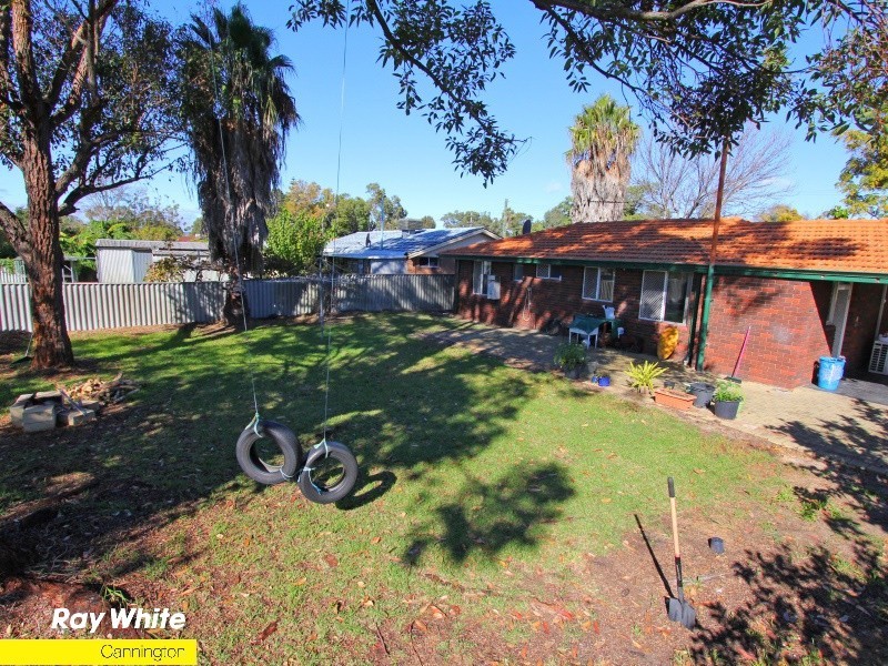 8 Tooting Street, Beckenham WA 6107