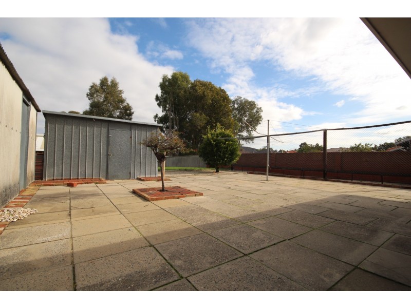 21 Streatham Street, Beckenham WA 6107