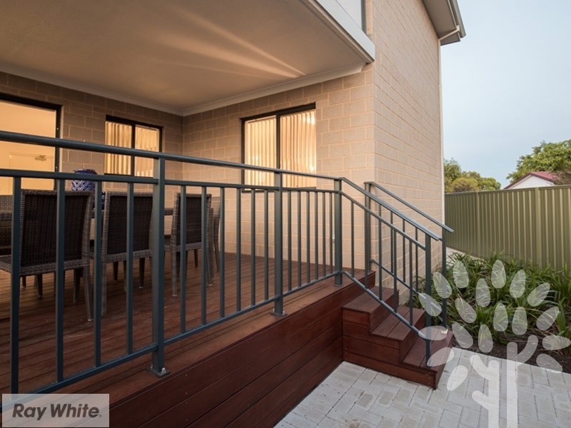 18 Whitlock Road, Queens Park WA 6107