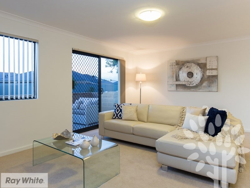18 Whitlock Road, Queens Park WA 6107