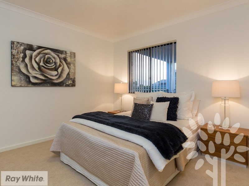 18 Whitlock Road, Queens Park WA 6107