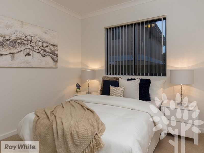 18 Whitlock Road, Queens Park WA 6107