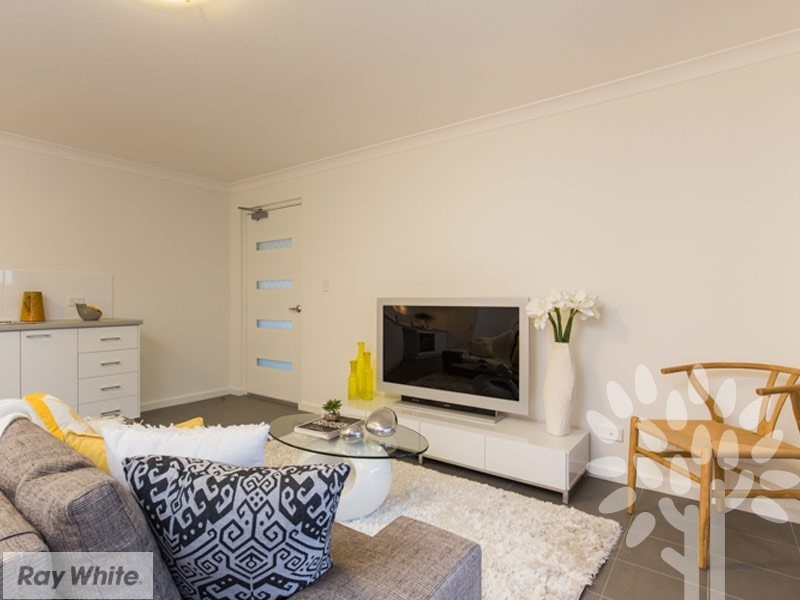 18 Whitlock Road, Queens Park WA 6107