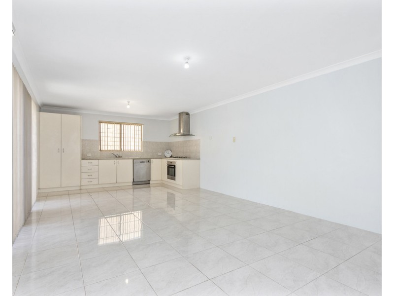 9/16 Andrea Way, Queens Park WA 6107