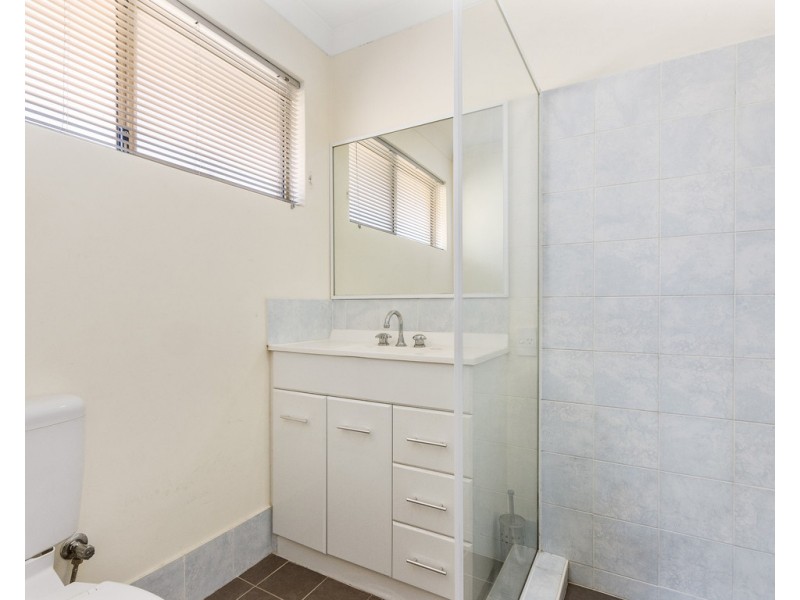 9/16 Andrea Way, Queens Park WA 6107