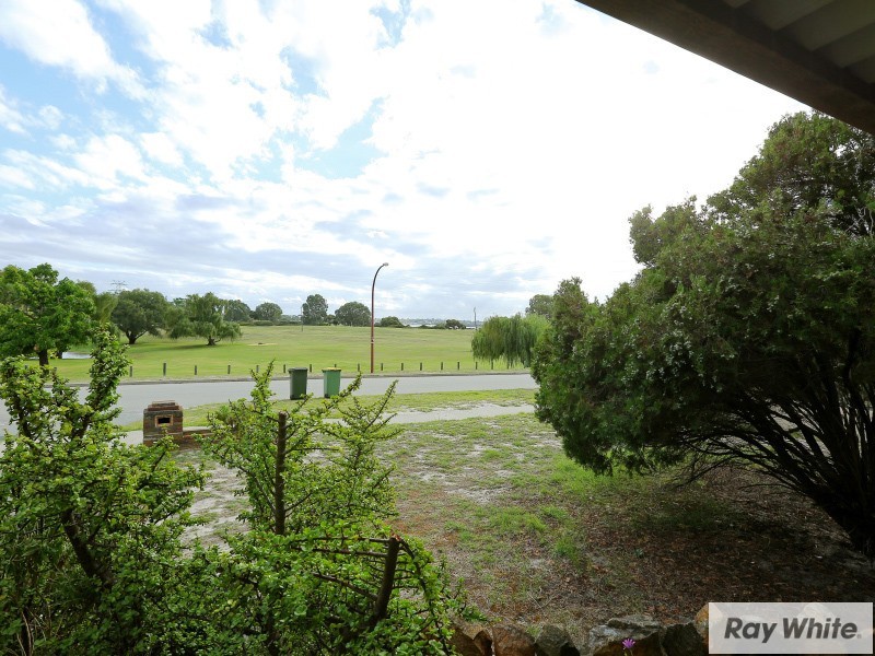 34 Wendouree Rd, Wilson WA 6107