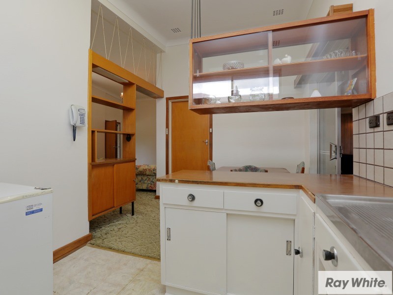 34 Wendouree Rd, Wilson WA 6107