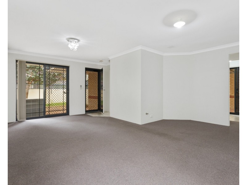 10/2 Boundary Rd, St James WA 6102