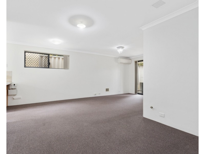 10/2 Boundary Rd, St James WA 6102