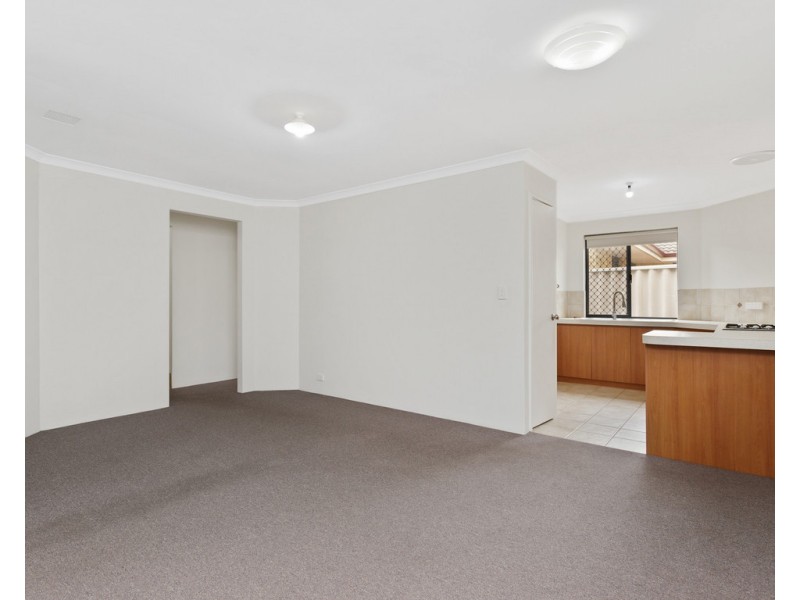 10/2 Boundary Rd, St James WA 6102