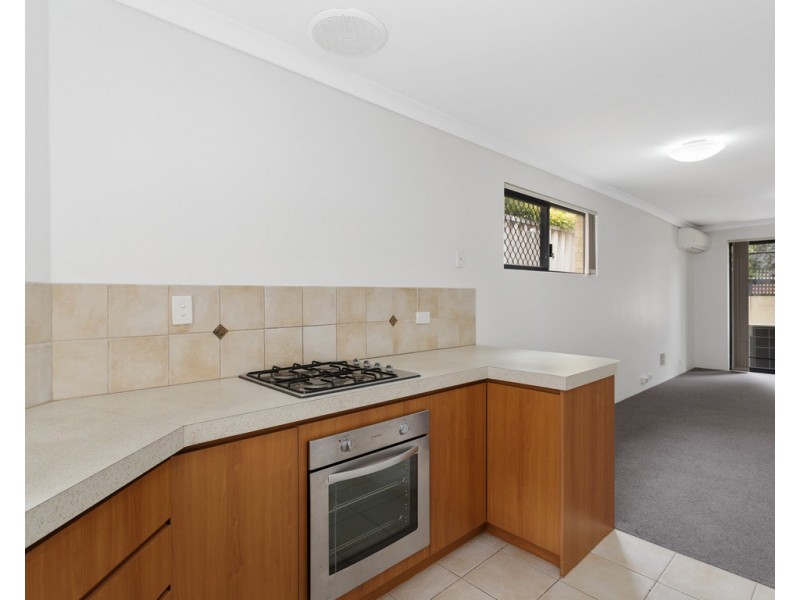 10/2 Boundary Rd, St James WA 6102