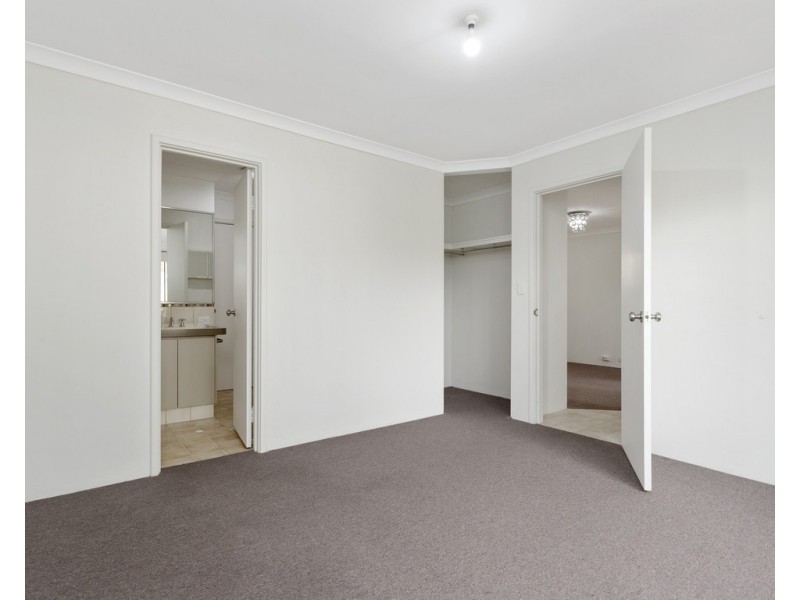 10/2 Boundary Rd, St James WA 6102