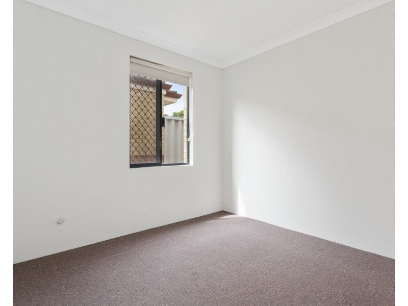 10/2 Boundary Rd, St James WA 6102