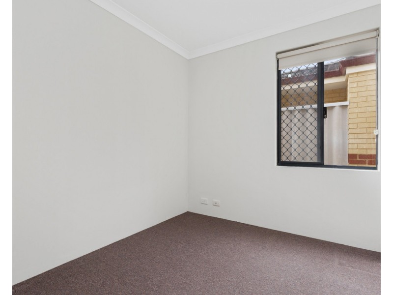 10/2 Boundary Rd, St James WA 6102