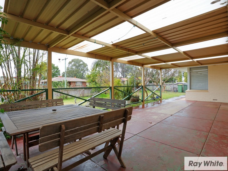 31 Gotha Way, Forrestfield WA 6058
