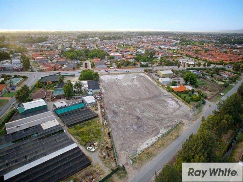 24 Nicholson Court, Canning Vale WA 6155