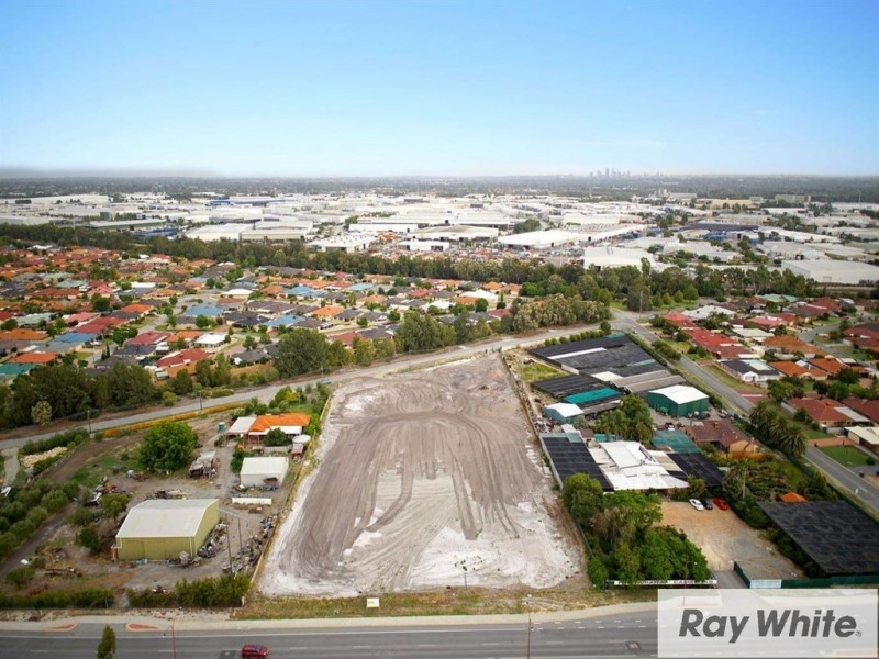 24 Nicholson Court, Canning Vale WA 6155