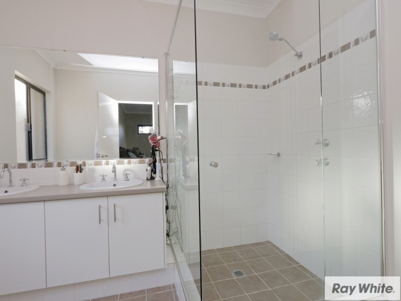 5 Seville Road, Forrestfield WA 6058