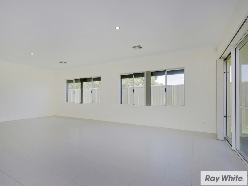 1/100 Elizabeth St, Beckenham WA 6107