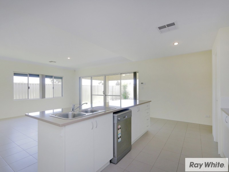 1/100 Elizabeth St, Beckenham WA 6107