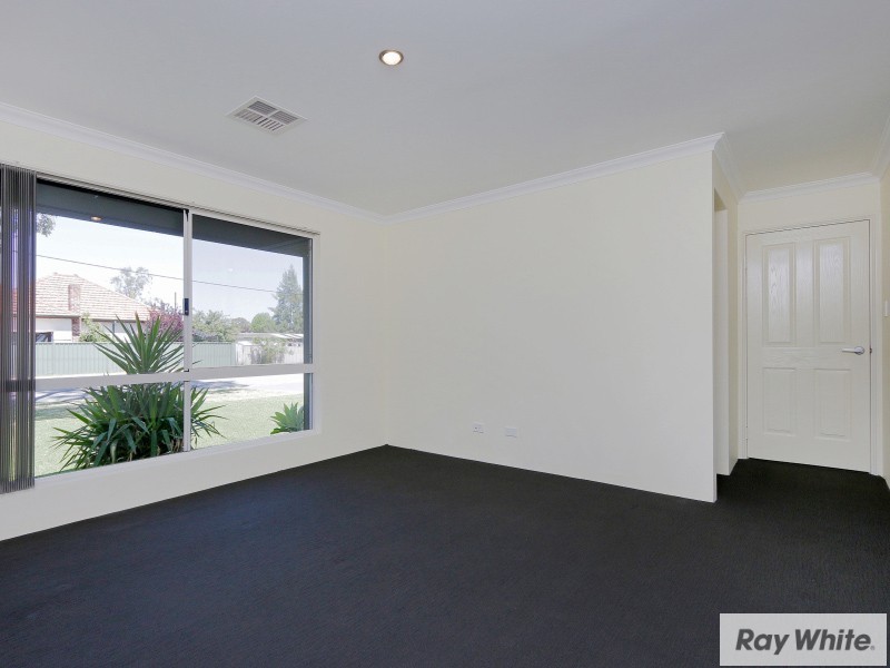 1/100 Elizabeth St, Beckenham WA 6107