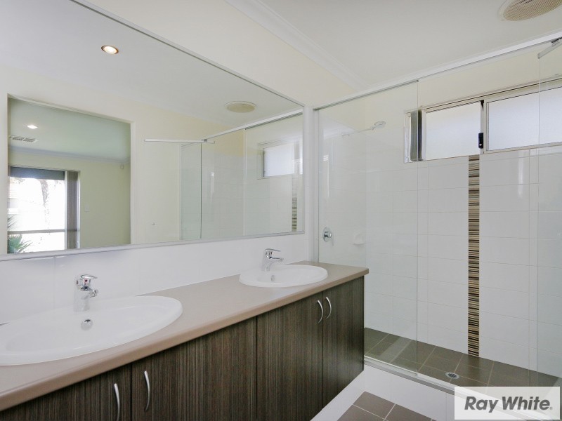 1/100 Elizabeth St, Beckenham WA 6107