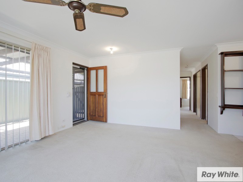 112 Railway Parade, Queens Park WA 6107