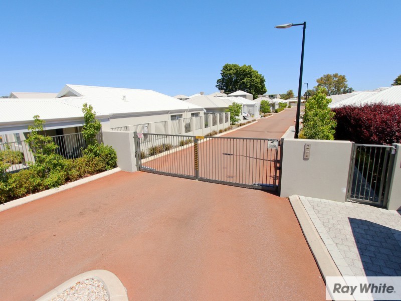 8/158 George St, Queens Park WA 6107